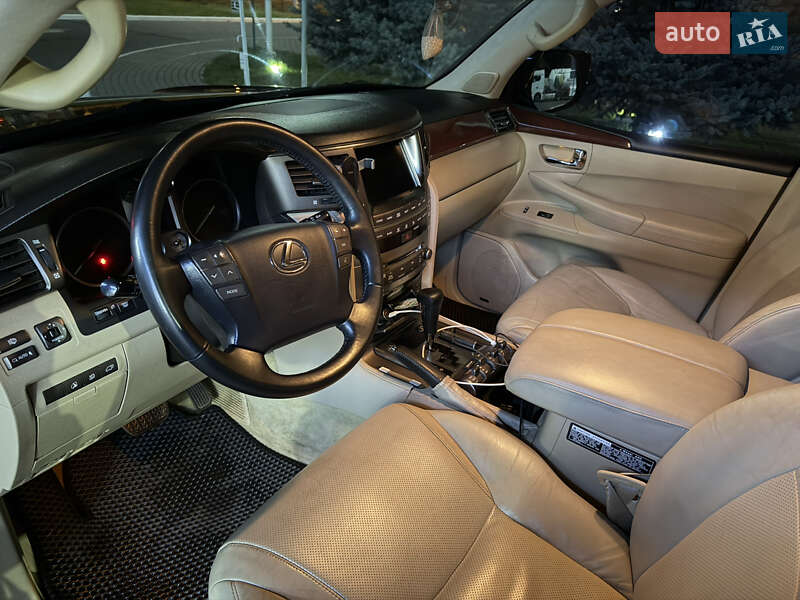 Внедорожник / Кроссовер Lexus LX 2008 в Одессе