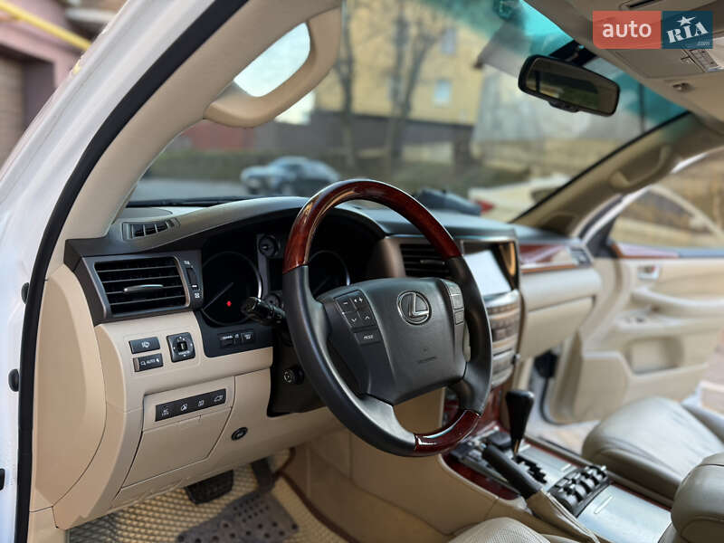 Внедорожник / Кроссовер Lexus LX 2008 в Виннице