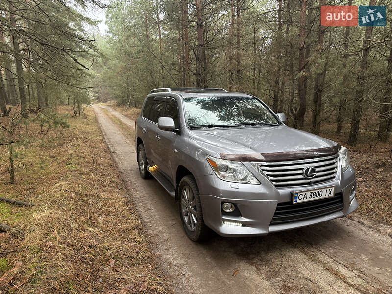 Lexus LX 2010