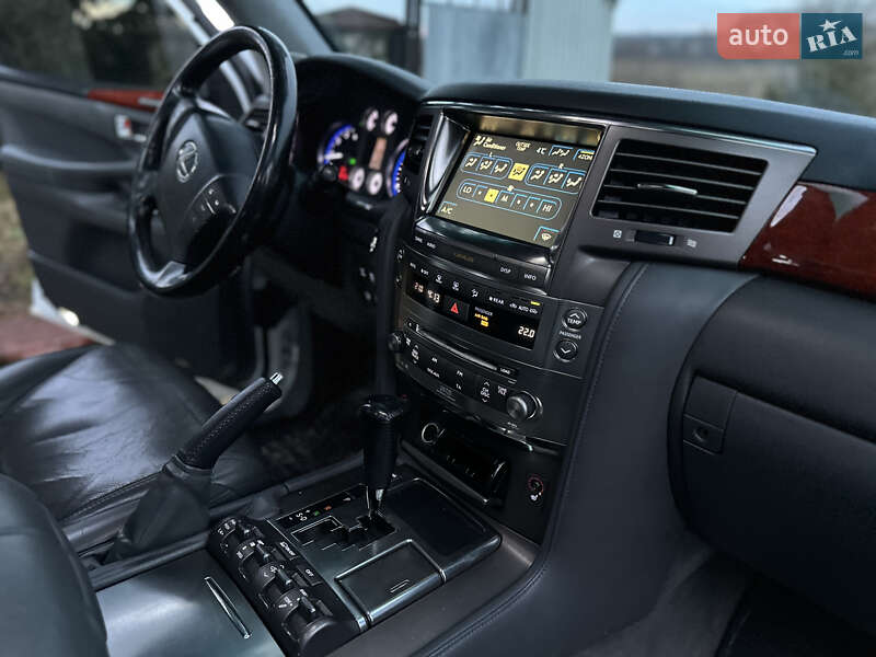 Внедорожник / Кроссовер Lexus LX 2008 в Тернополе