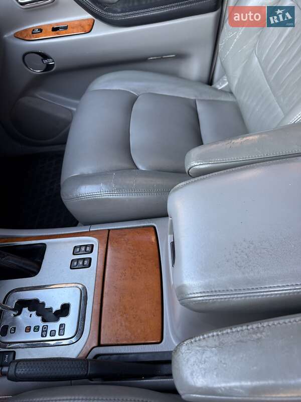 Внедорожник / Кроссовер Lexus LX 2005 в Косове