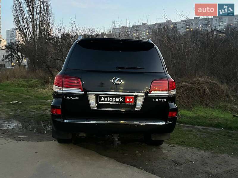 Внедорожник / Кроссовер Lexus LX 2013 в Киеве