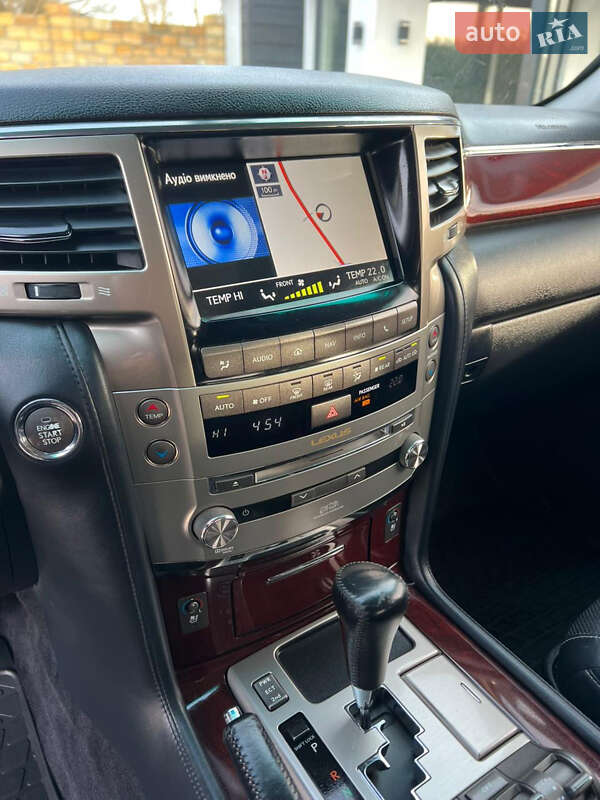 Внедорожник / Кроссовер Lexus LX 2014 в Нововолынске фото 39 Внедорожник / Кроссовер Lexus LX 2014 в Нововолынске