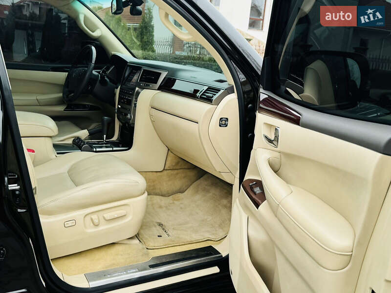 Позашляховик / Кросовер Lexus LX 2013 в Одесі