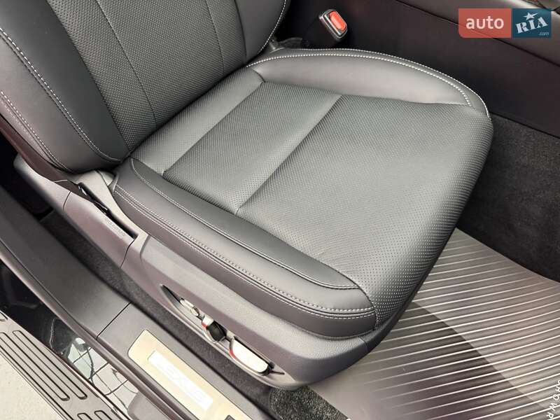 Внедорожник / Кроссовер Lexus LX 2025 в Киеве