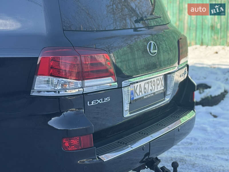 Внедорожник / Кроссовер Lexus LX 2013 в Киеве