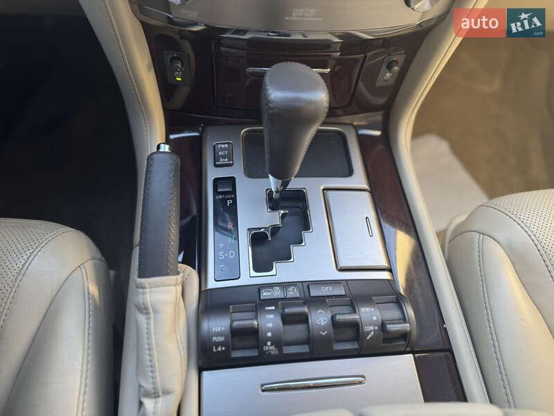 Внедорожник / Кроссовер Lexus LX 2013 в Киеве