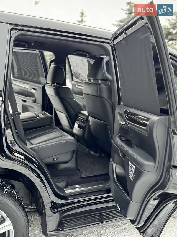 Внедорожник / Кроссовер Lexus LX 2017 в Киеве