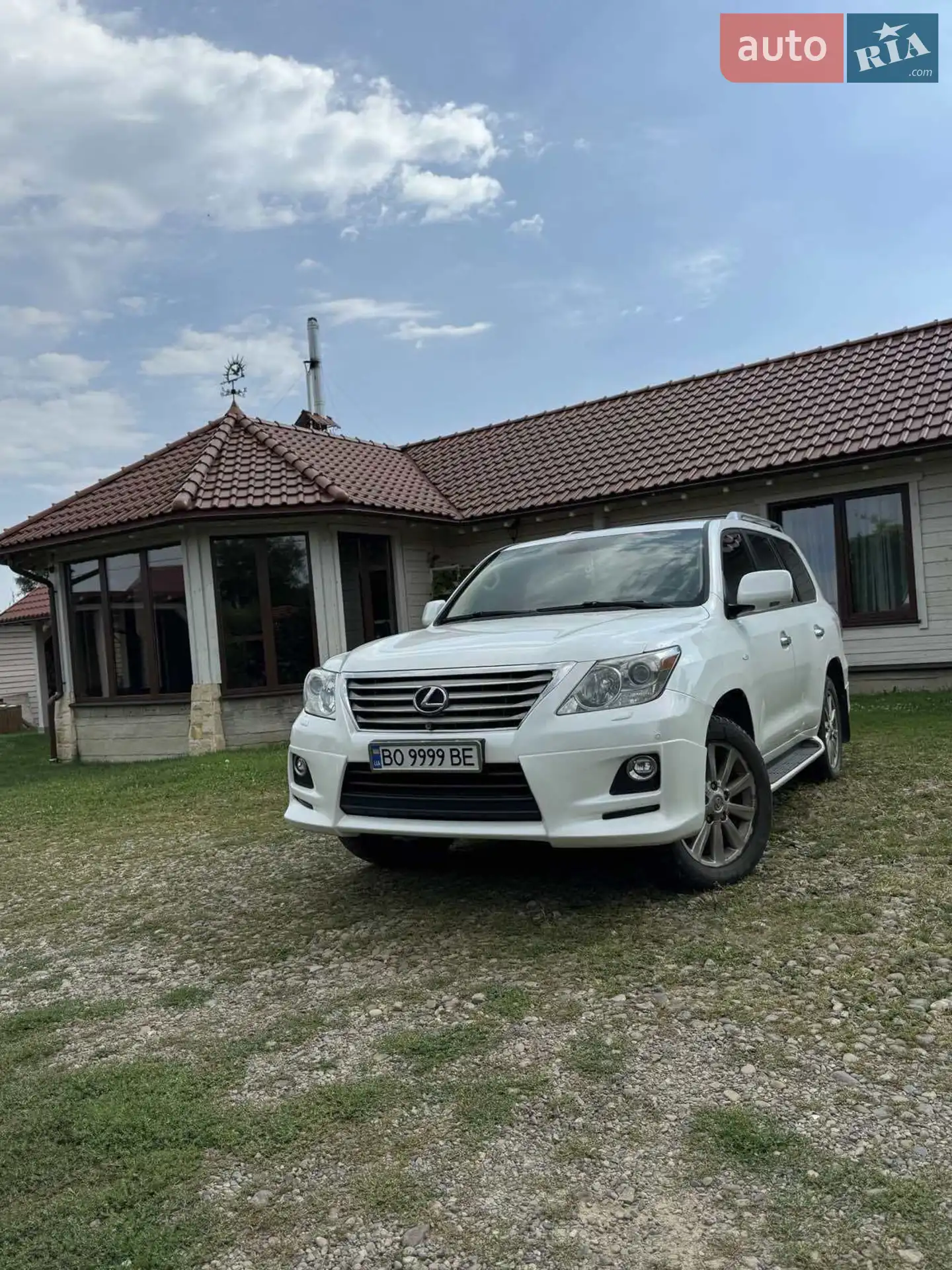 2010 Lexus LX - фото 1