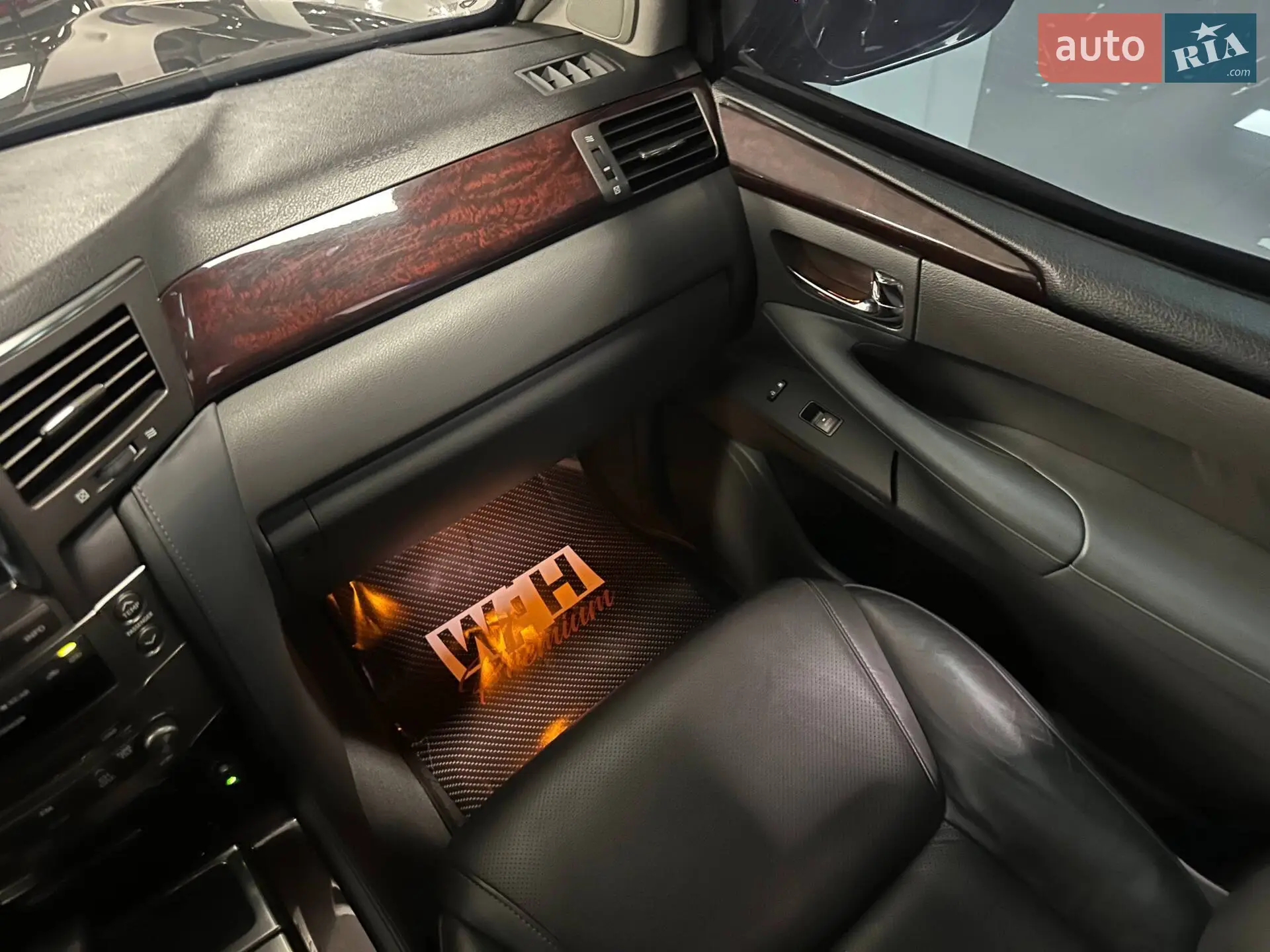 2010 Lexus LX - мініатюра 17