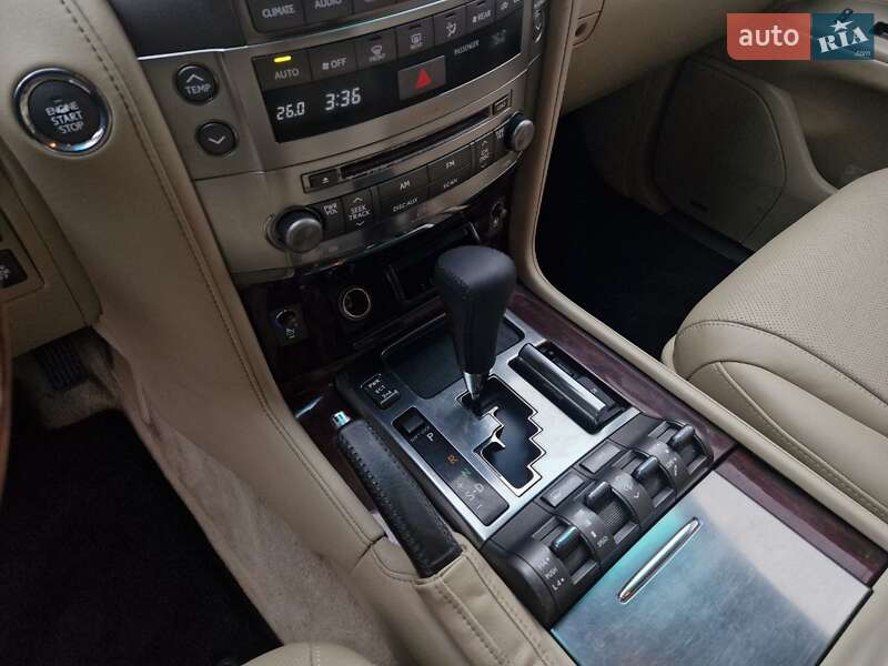 Внедорожник / Кроссовер Lexus LX 2008 в Николаеве