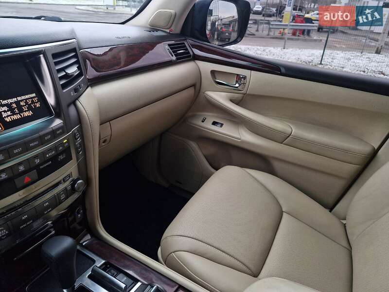 Внедорожник / Кроссовер Lexus LX 2008 в Николаеве