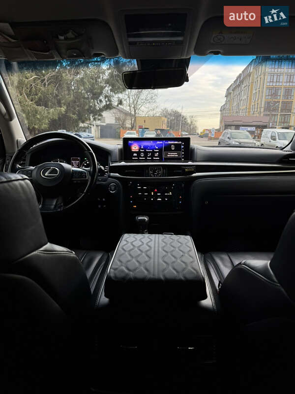 Позашляховик / Кросовер Lexus LX 2015 в Одесі