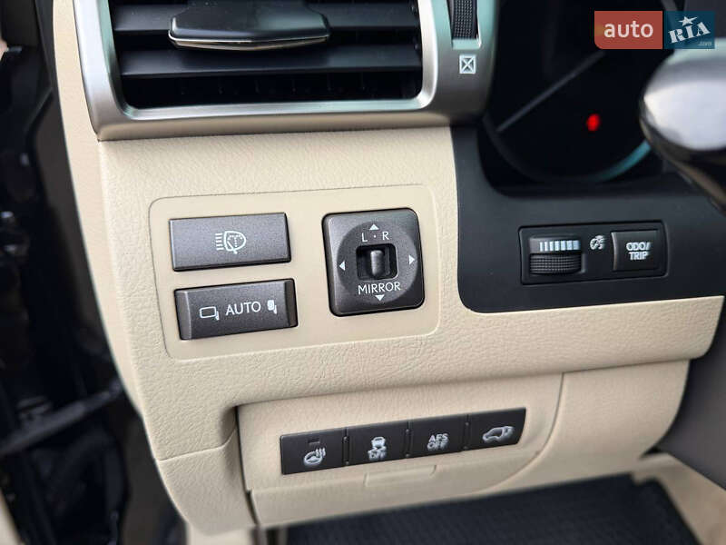 Внедорожник / Кроссовер Lexus LX 2013 в Одессе