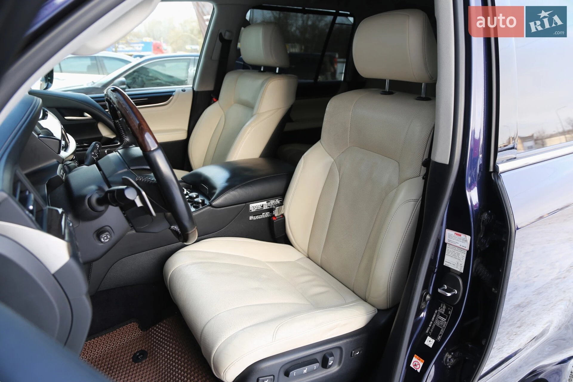 2016 Lexus LX - мініатюра 9