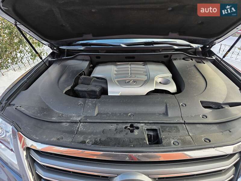 Внедорожник / Кроссовер Lexus LX 2014 в Пирятине