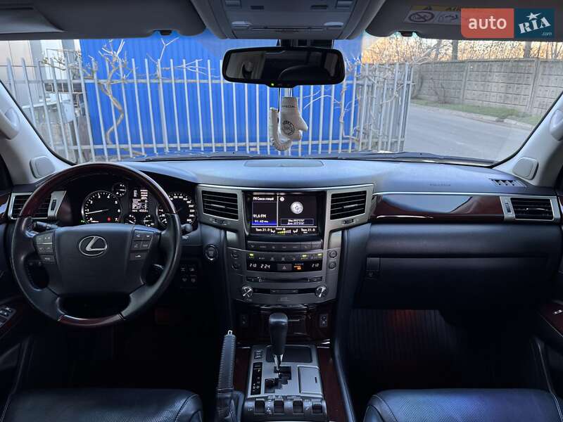 Внедорожник / Кроссовер Lexus LX 2013 в Кривом Роге