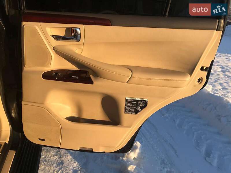 Внедорожник / Кроссовер Lexus LX 2013 в Львове