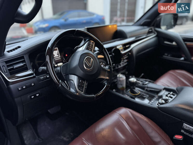 Внедорожник / Кроссовер Lexus LX 2017 в Киеве
