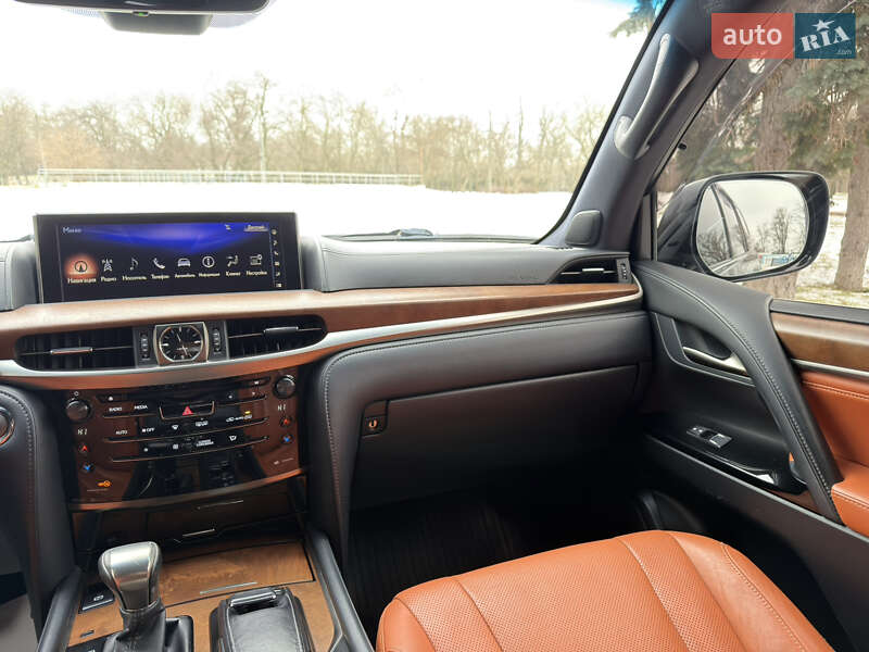 Внедорожник / Кроссовер Lexus LX 2016 в Одессе