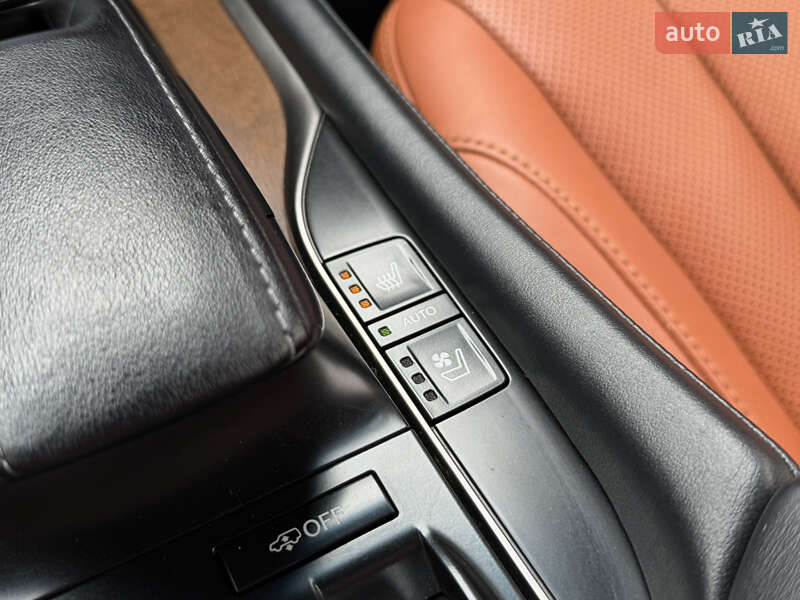 Внедорожник / Кроссовер Lexus LX 2016 в Одессе