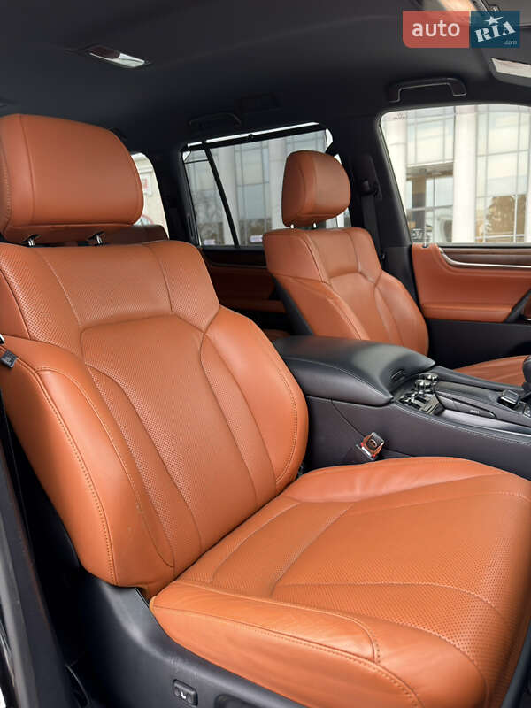 Внедорожник / Кроссовер Lexus LX 2016 в Одессе