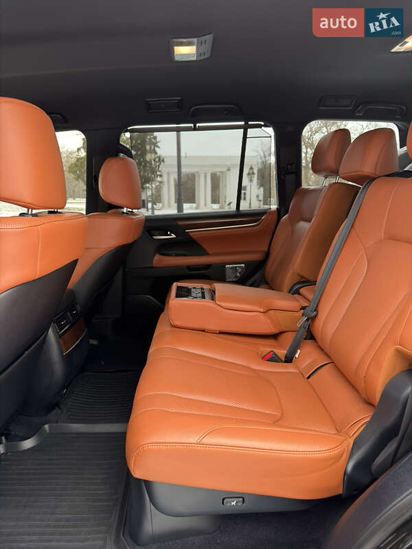 Внедорожник / Кроссовер Lexus LX 2016 в Одессе