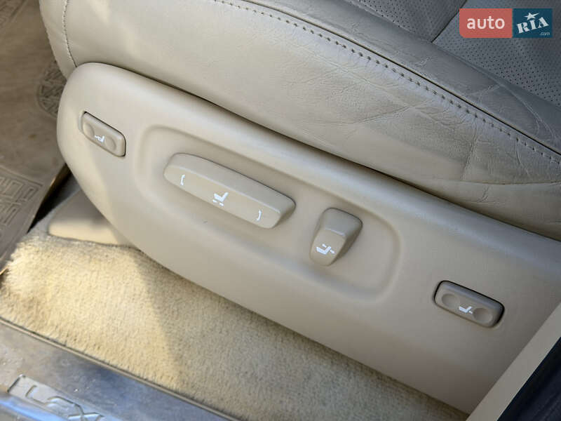 Внедорожник / Кроссовер Lexus LX 2008 в Одессе