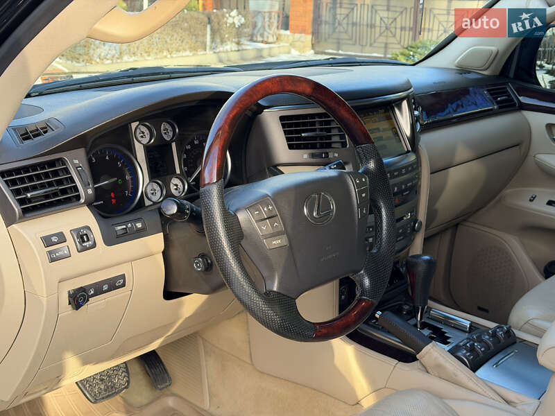 Внедорожник / Кроссовер Lexus LX 2008 в Одессе