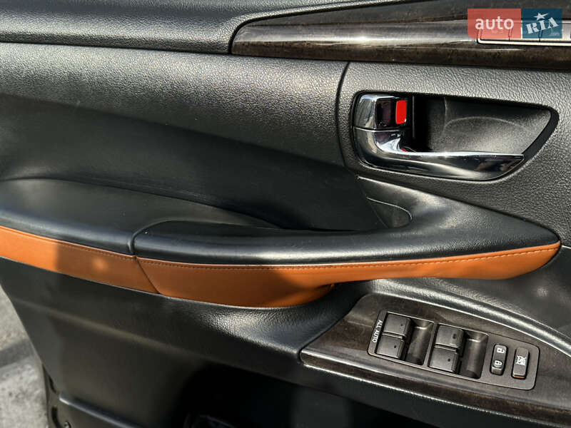 Позашляховик / Кросовер Lexus LX 2012 в Харкові