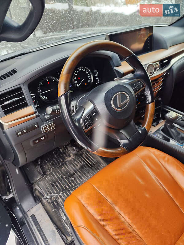 Внедорожник / Кроссовер Lexus LX 2017 в Днепре