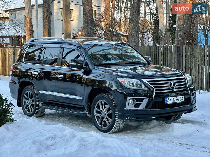 Внедорожник / Кроссовер Lexus LX 2013 в Киеве