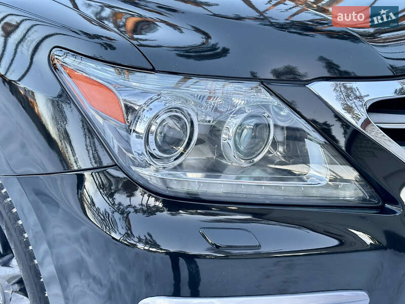 Внедорожник / Кроссовер Lexus LX 2013 в Киеве