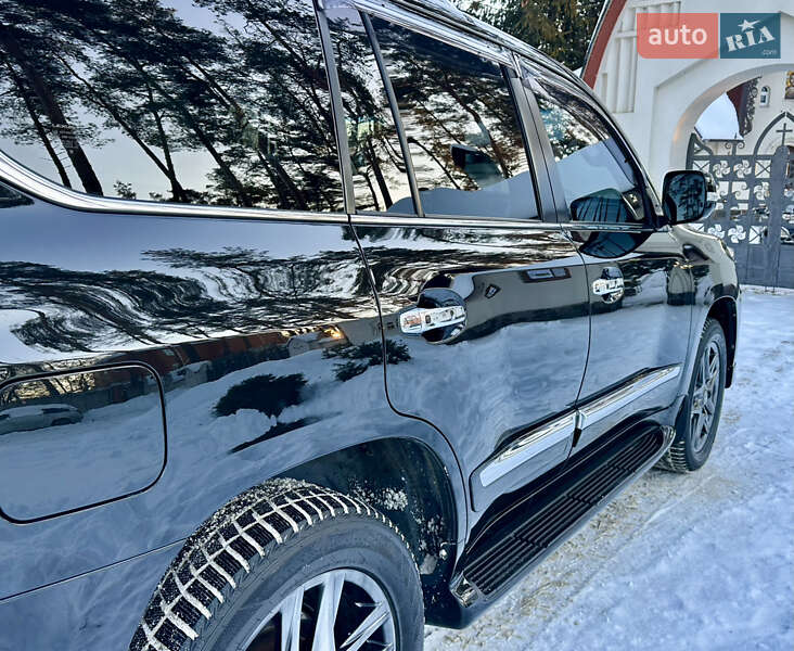 Внедорожник / Кроссовер Lexus LX 2013 в Киеве