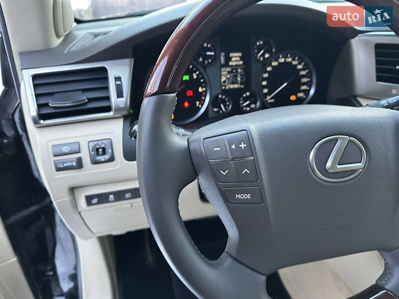 Внедорожник / Кроссовер Lexus LX 2013 в Киеве