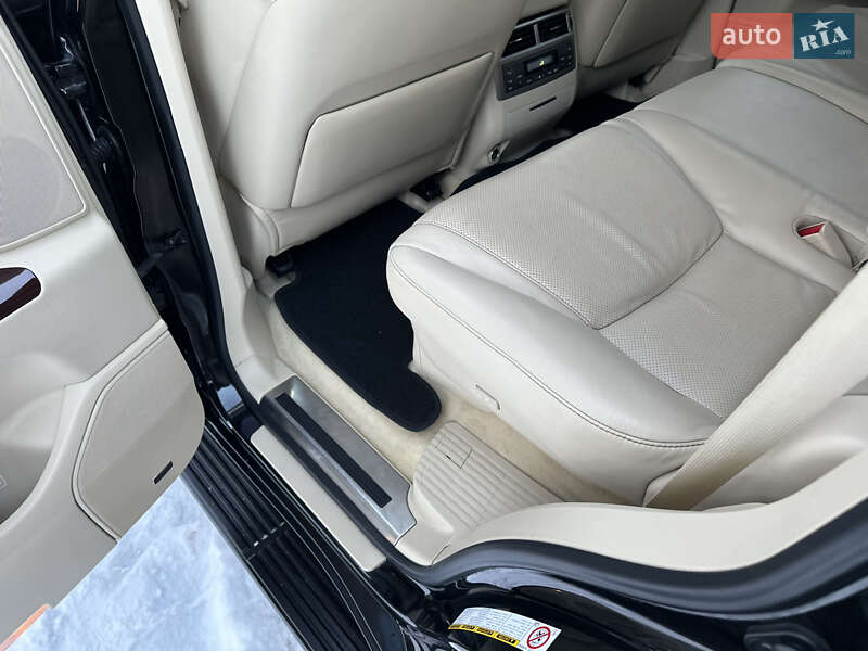 Внедорожник / Кроссовер Lexus LX 2013 в Киеве