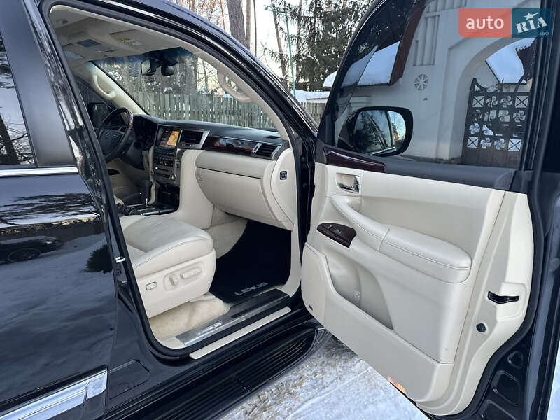 Внедорожник / Кроссовер Lexus LX 2013 в Киеве