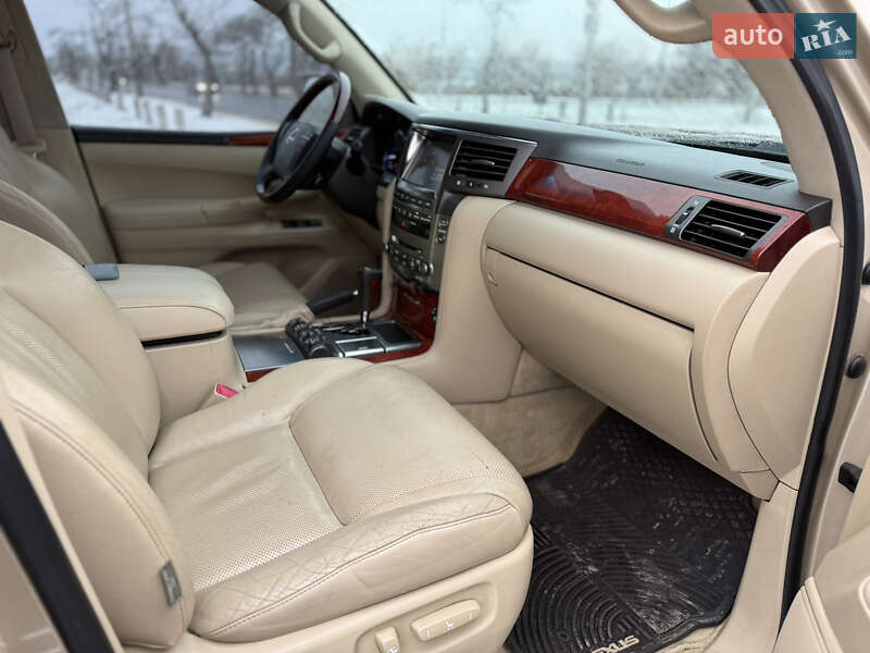 Внедорожник / Кроссовер Lexus LX 2008 в Николаеве