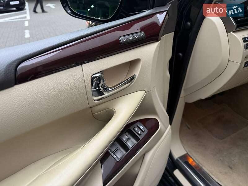 Внедорожник / Кроссовер Lexus LX 2012 в Киеве