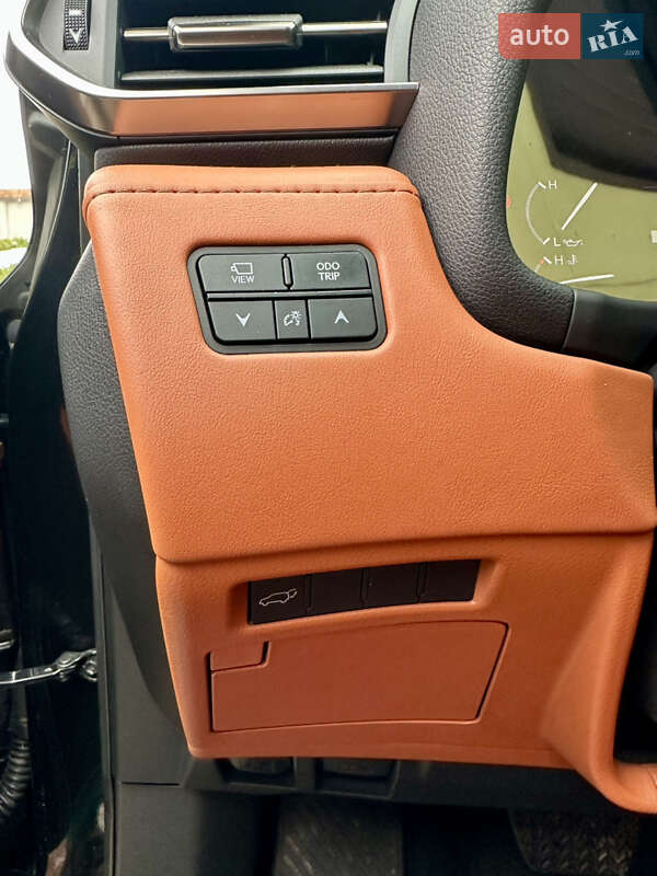 Позашляховик / Кросовер Lexus LX 2023 в Києві
