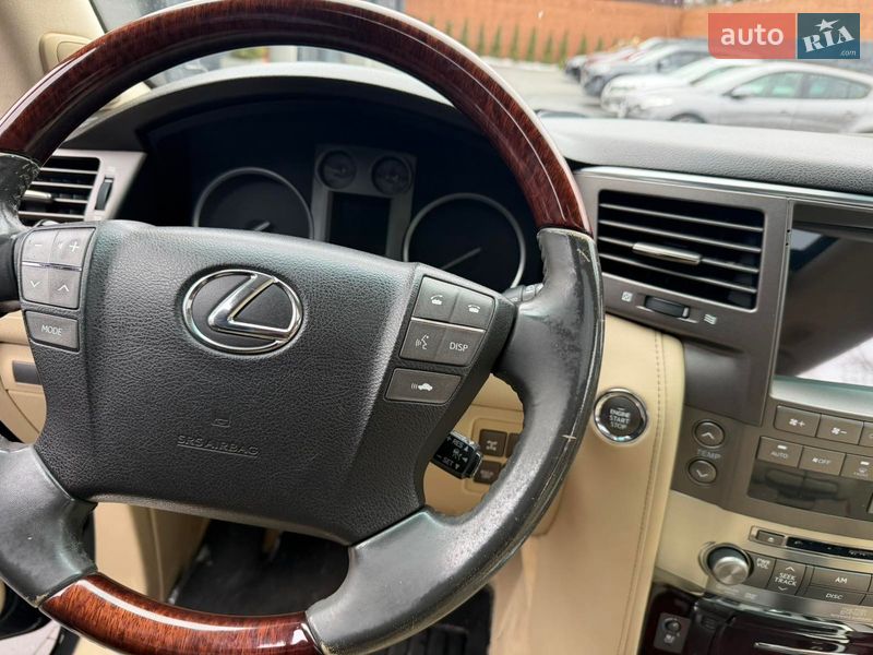 Внедорожник / Кроссовер Lexus LX 2011 в Киеве