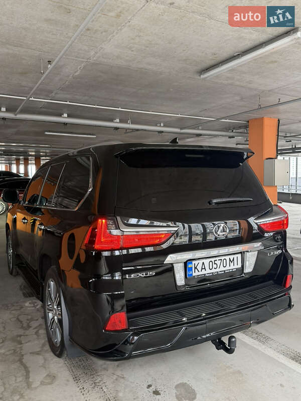 Внедорожник / Кроссовер Lexus LX 2016 в Киеве