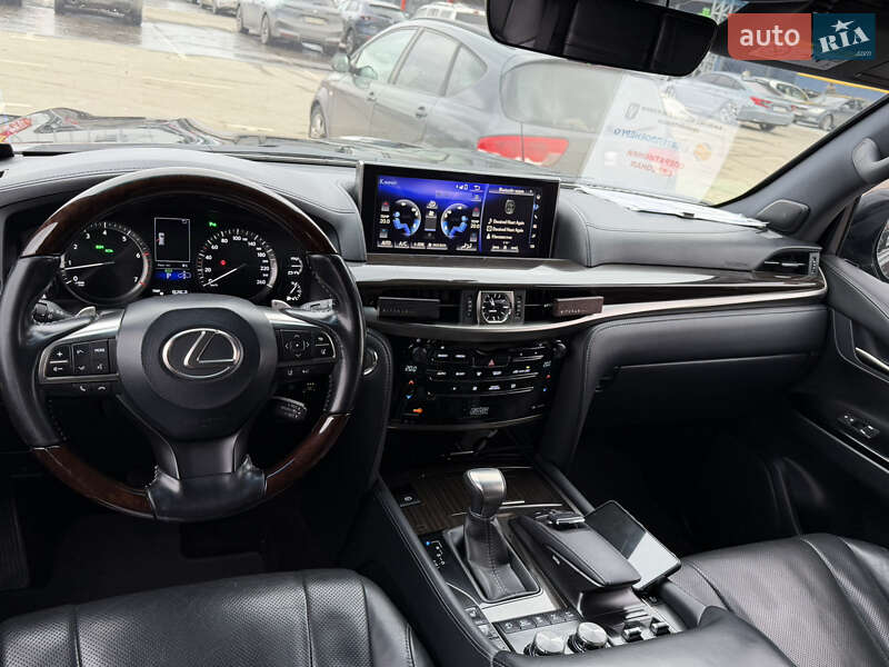 Внедорожник / Кроссовер Lexus LX 2016 в Киеве