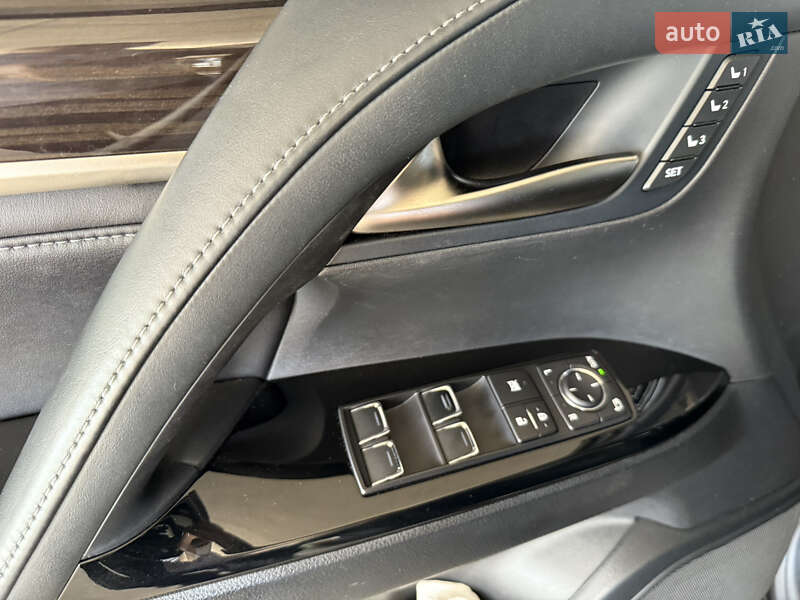 Внедорожник / Кроссовер Lexus LX 2016 в Киеве