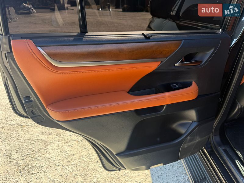 Внедорожник / Кроссовер Lexus LX 2016 в Днепре