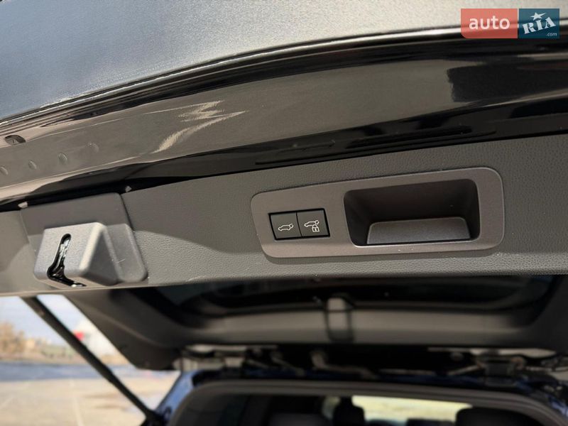 Внедорожник / Кроссовер Lexus LX 2023 в Киеве