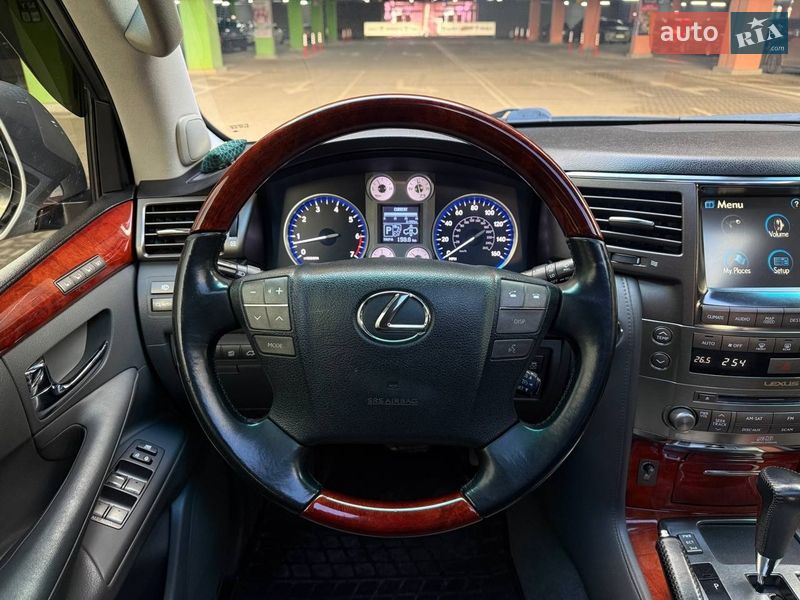 Внедорожник / Кроссовер Lexus LX 2008 в Киеве