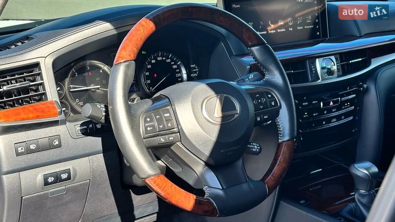 Внедорожник / Кроссовер Lexus LX 2015 в Киеве