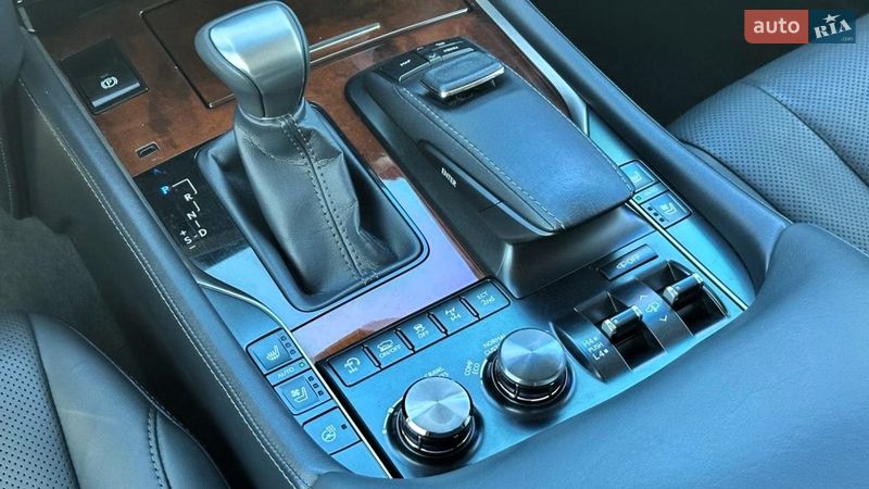 Внедорожник / Кроссовер Lexus LX 2015 в Киеве