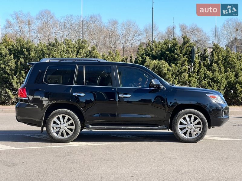 Внедорожник / Кроссовер Lexus LX 2011 в Киеве